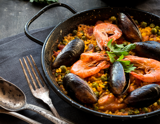 Seafood Paella with Mussels and Shrimp / Paella aux Fruits de Mer avec Moules et Crevettes