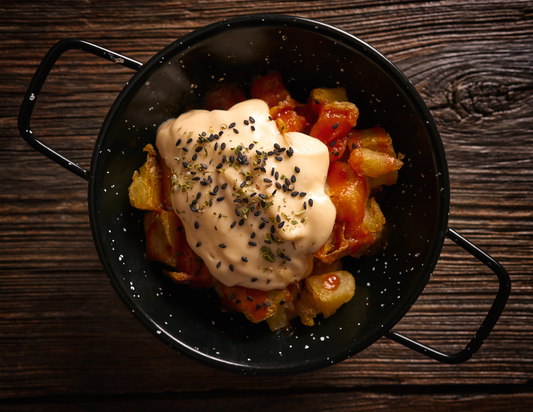 Spanish Bravas Potatoes with Ole Tapas Aioli & Brave Sauce/ Pommes de Terre Bravas Espagnoles avec Aioli et Sauce Brave Ole Tapas